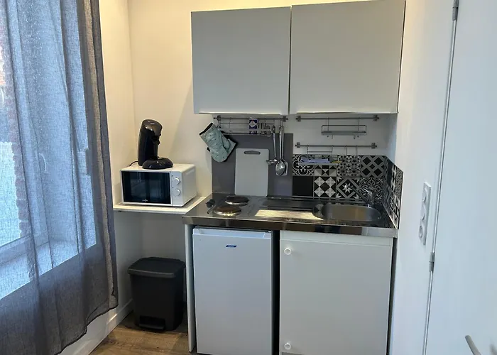 Superbe Meuble Avec Parking *