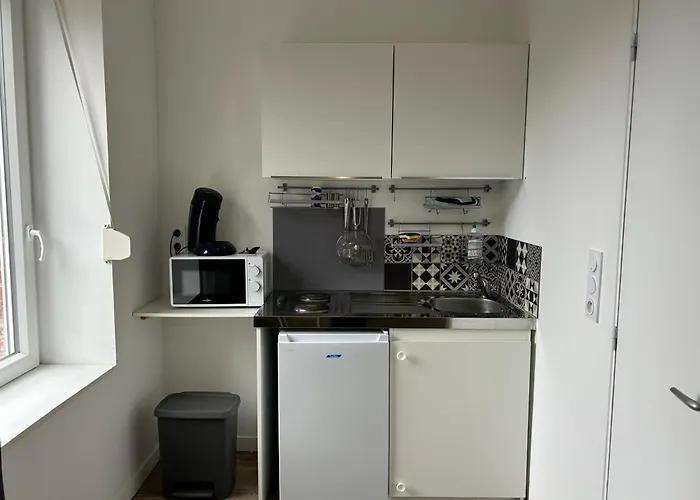 Superbe Meuble Avec Parking *